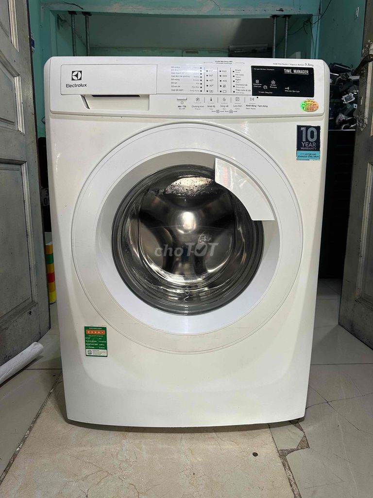 Máy giặt Electrolux 7.5kg Trắng 5 tháng. Mua bán Máy giặt tại Thành phố Dĩ An Bình Dương được đăng bởi Điện  máy HT hình 1