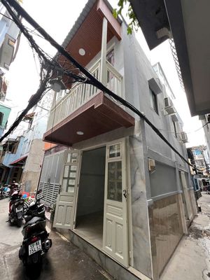 Rent · 2 bd · 30 м² · Quận 5, ул. Đường Trần Phú