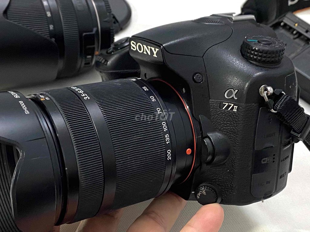 Sony A77 mark II lens Sony 18-200 đẹp