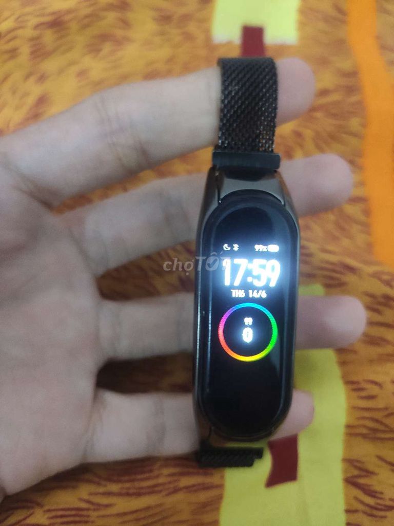 Miband 4, vòng thép, còn sạc zin, giá 150k