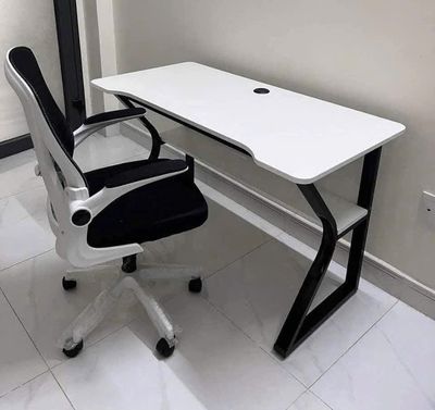 Bàn làm việc - có kệ. Mua bán Nội thất, đồ gia dụng khác tại Thành phố Biên Hòa Đồng Nai được đăng bởi Xưởng bàn ghế Biên Hoà