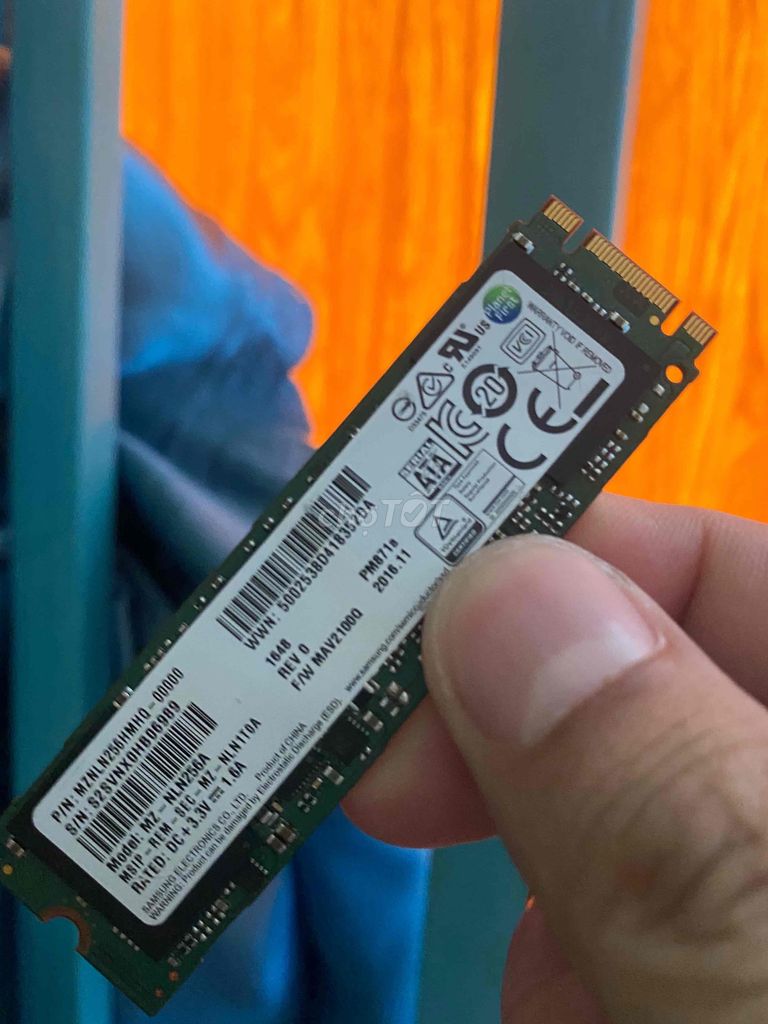 SSD M2 256G hiệu Samsung dùng tốt có Win 10