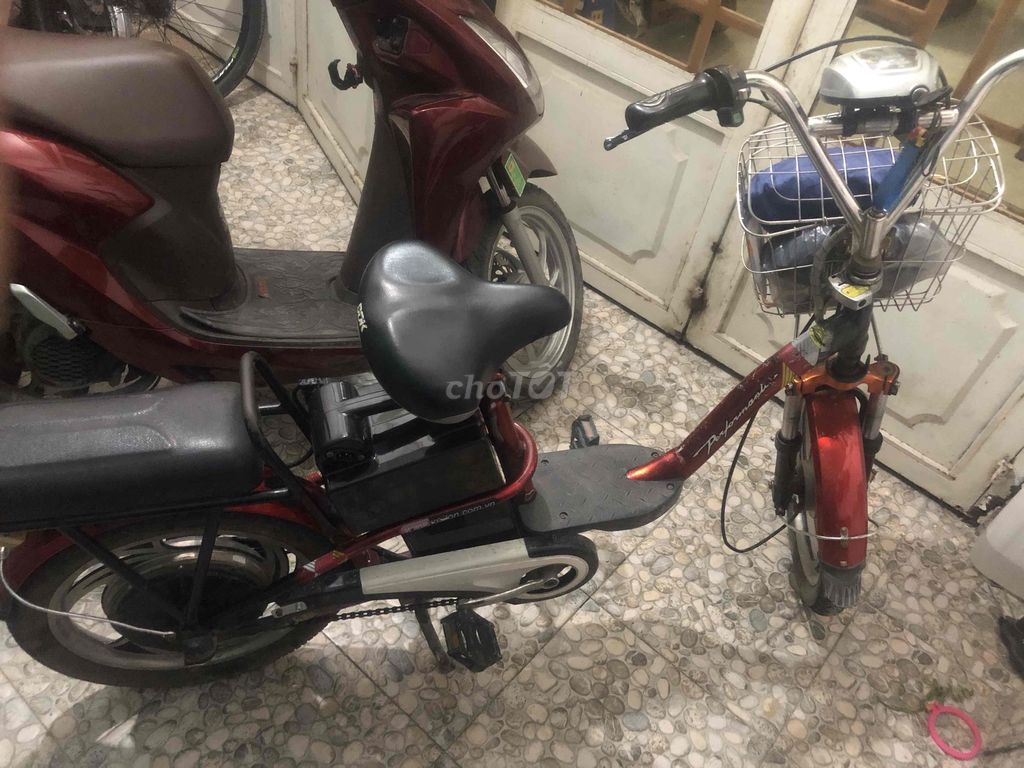 Xe đạp điện màu Đỏ. Mua bán Xe điện tại Huyện Bình Chánh Tp Hồ Chí Minh được đăng bởi nguyen xuan hieu hình 1