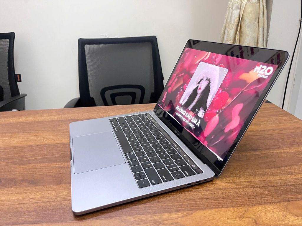 MacBook Pro 2018 Giá có Fix Số 1 Uy Tín Bảo Hành