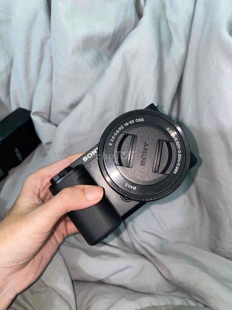 Máy ảnh Sony ZVE10 Đen Như mới. Mua bán Máy ảnh, Máy quay tại Quận Bình Thuỷ Cần Thơ được đăng bởi Ha Truong hình 1