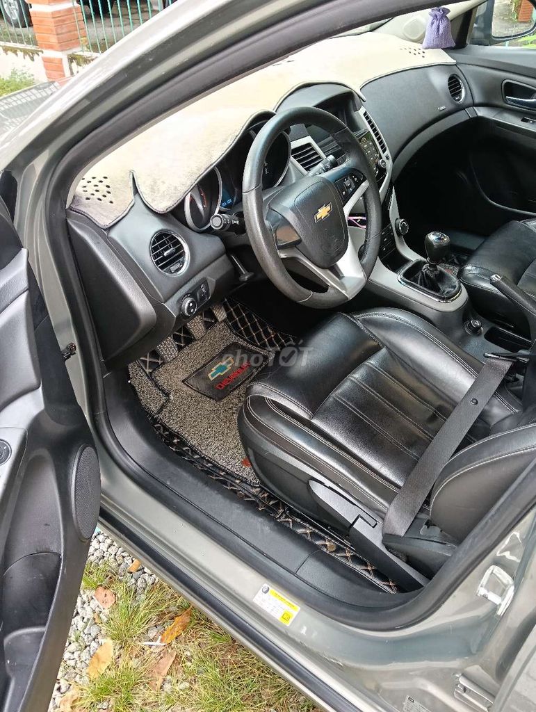 Chevrolet Cruze LT 1.6 sx 2018 số sàn. Mua bán Ô tô tại Thành phố Thủ Dầu Một Bình Dương được đăng bởi Phan Hoàng Ân hình 9