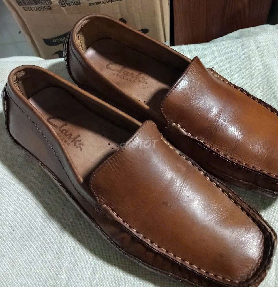 Giày mocca Clarks, Anh Quốc