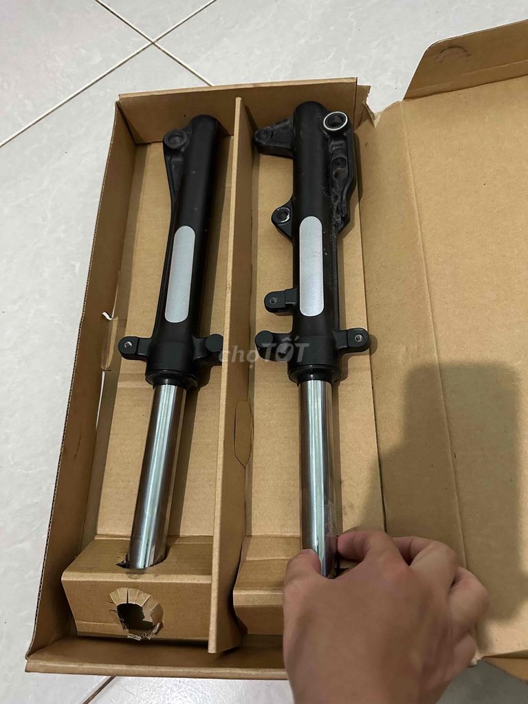 Phuộc xe máy AB160 ABS Đen Bạc. Mua bán Phụ tùng xe tại Thành phố Thuận An Bình Dương được đăng bởi Mr. Wick hình 1