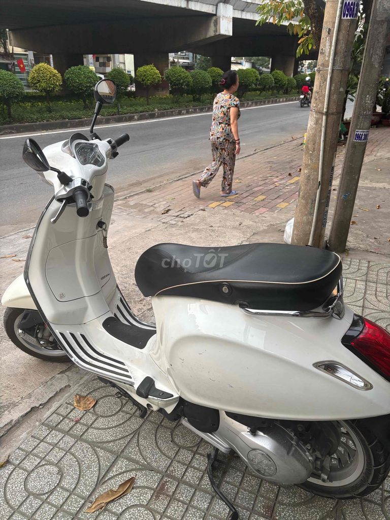 Piaggio Vespa Sprint 125 Trắng. Mua bán Xe máy tại Quận 12 Tp Hồ Chí Minh được đăng bởi Thanh hình 3