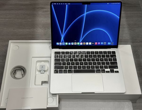 Macbook Air 13.6 inch M2 16G RAM / 512G 99% full