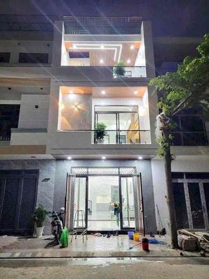Bán Nhà 3 Lầu, VSIP3, TP Tấn Uyên, BD ( Giá 1ty690TR)