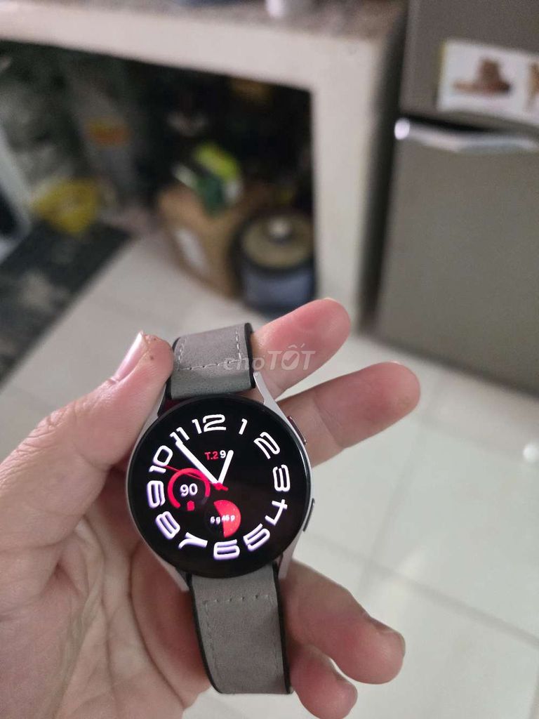 Samsung Galaxy Watch 5 40mm LTE Bạc. Mua bán Thiết bị đeo thông minh tại Thành phố Thủ Dầu Một Bình Dương được đăng bởi Phi hình 1