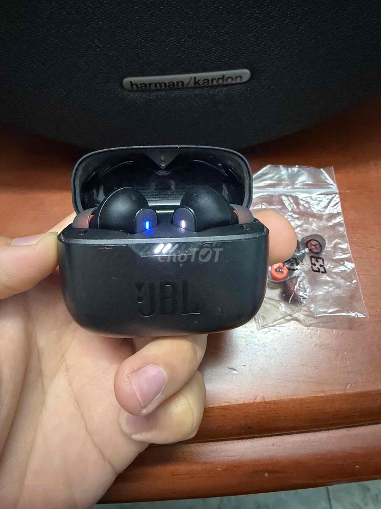 Tai nghe JBL Tune 230NC TWS Đen. Mua bán Tivi, Âm thanh tại Quận 11 Tp Hồ Chí Minh được đăng bởi  Huy Lê hình 1