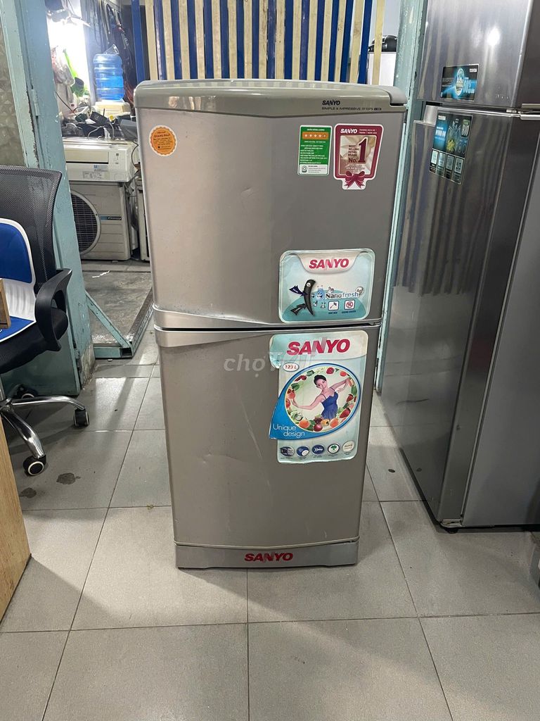 Tủ lạnh Sanyo 110 lít bền bỉ nhẹ điện FreeShip. Mua bán Tủ lạnh tại Quận 5 Tp Hồ Chí Minh được đăng bởi QUANG PHÁT hình 1