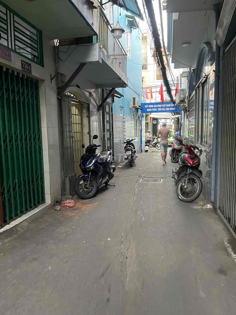 bán nhà mới 2 tầng vào ở ngay.  Gần đường đoàn văn bơ