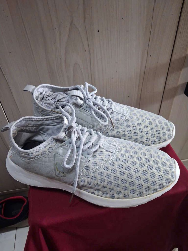Giày thể thao ROCKSTONE Xám Vải Size 42. Mua bán Giày dép tại Quận 7 Tp Hồ Chí Minh được đăng bởi Viet Khoa hình 1