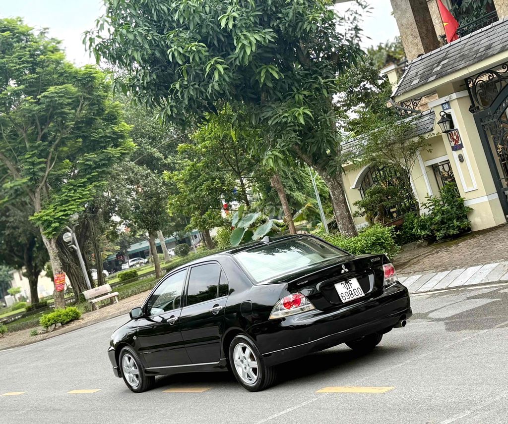 Mitsubishi Lancer 2005 Gala 2.0 AT - 138000 km. Mua bán Ô tô tại Quận Long Biên Hà Nội được đăng bởi Thế Anh hình 4