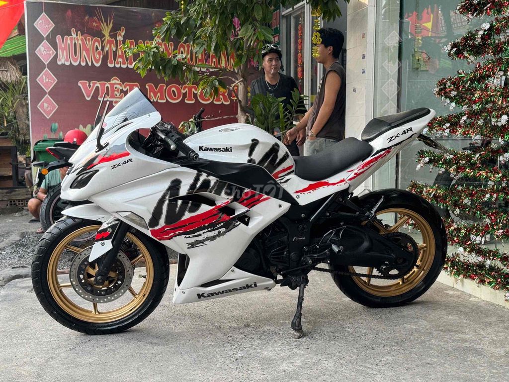Kawasaki Ninja 250 Trắng Đỏ Đen 40000 km. Mua bán Xe máy tại Quận Bình Tân Tp Hồ Chí Minh được đăng bởi Việt Motor Bình Tân hình 6