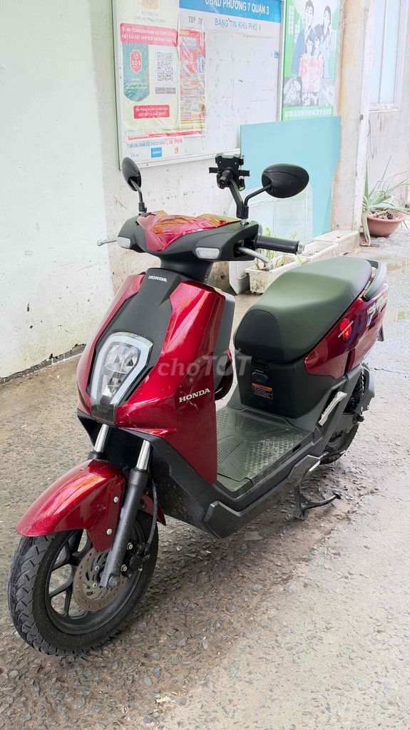 Электроскутер Honda Icon E 2026 красный 2000 км