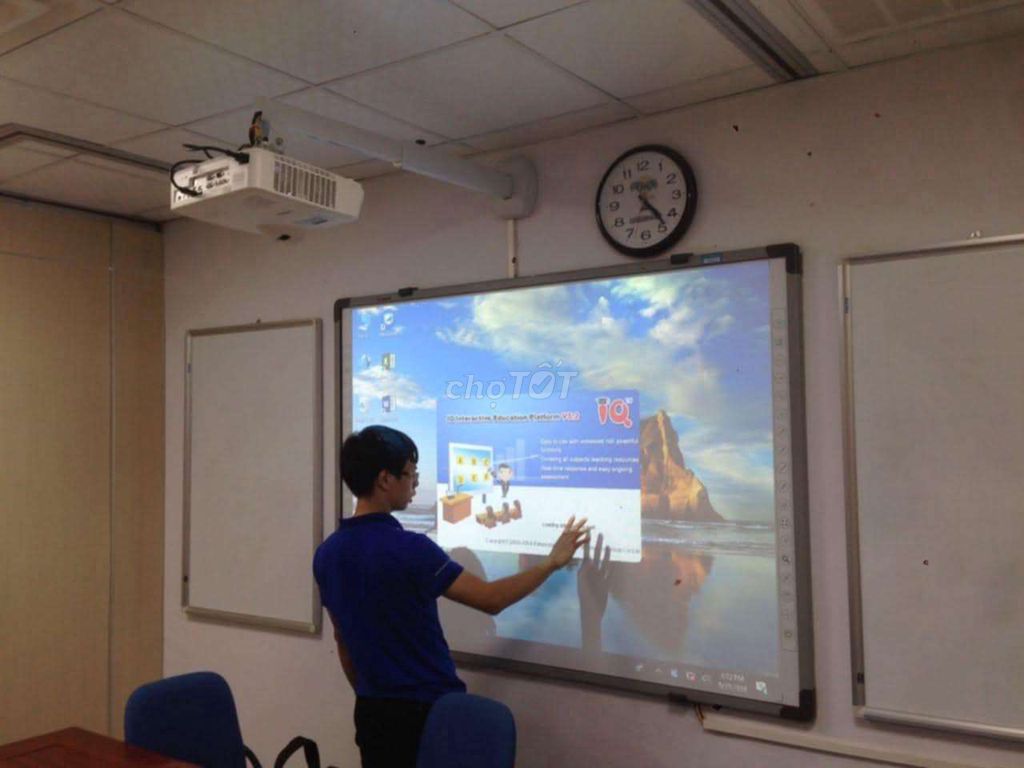 Bảng tương tác thông minh IQ board. Mua bán Đồ dùng văn phòng tại Huyện Thanh Trì Hà Nội được đăng bởi Dũng Đặng hình 1