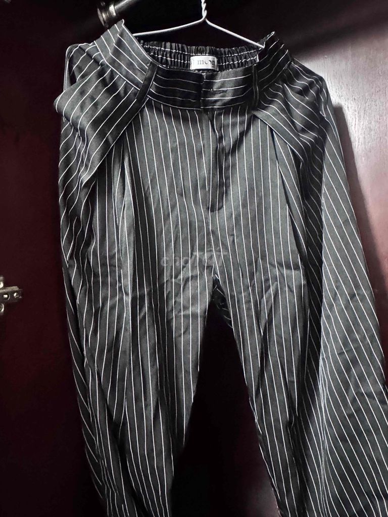 Quần ống rộng nữ sọc đen trắng. Mua bán Quần áo tại Quận Hoàng Mai Hà Nội được đăng bởi Linh hình 1