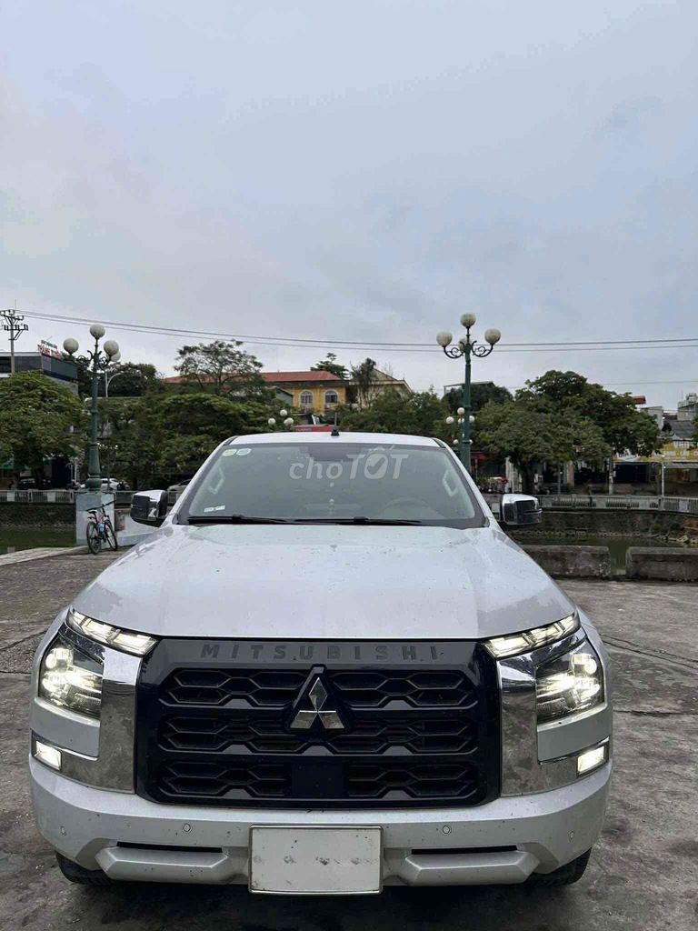 Mitsubishi Triton 2024 Premium 2WD 10000 km. Mua bán Ô tô tại Quận Cầu Giấy Hà Nội được đăng bởi Tuấn Xe Lướt  hình 5