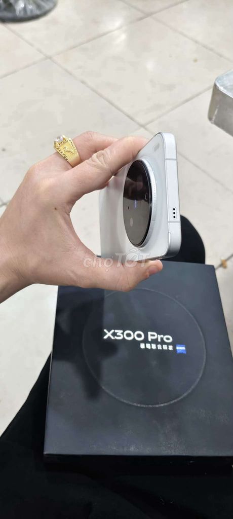Vivo X300 Pro 256GB Trắng Nội địa. Mua bán Điện thoại tại Quận 8 Tp Hồ Chí Minh được đăng bởi Remenmato hình 1