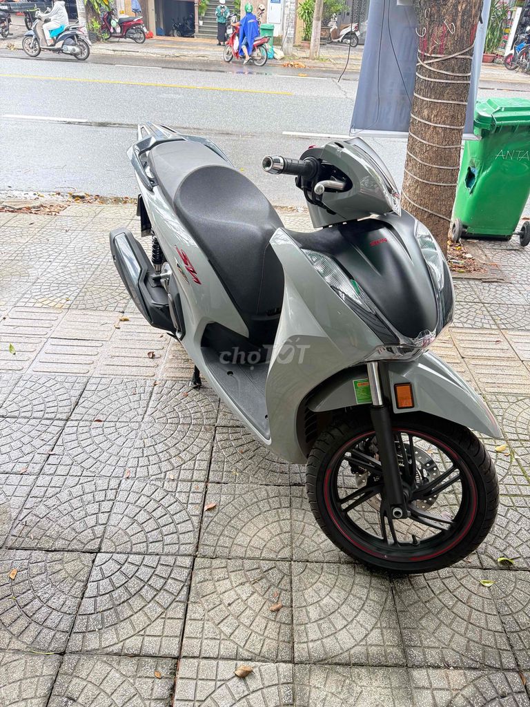 CẦN BÁN SH 350 2.000KM SIÊU CỌP. Mua bán Xe máy tại Quận Hải Châu Đà Nẵng được đăng bởi CHUYÊN BÁN XE LƯỚT hình 1