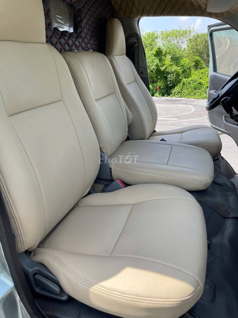 Toyota Hiace 2010 tải van 3 chỗ - 10000 km. Mua bán Ô tô tại Huyện Đông Anh Hà Nội được đăng bởi siêu thị ô tô Nhật Bắc hình 10