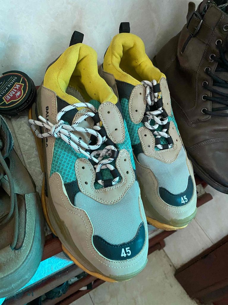 Tặng giày thể thao nam size 45-46. Mua bán Giày dép tại Huyện Bình Chánh Tp Hồ Chí Minh được đăng bởi Tiệm đồ nhỏ xinh hình 1