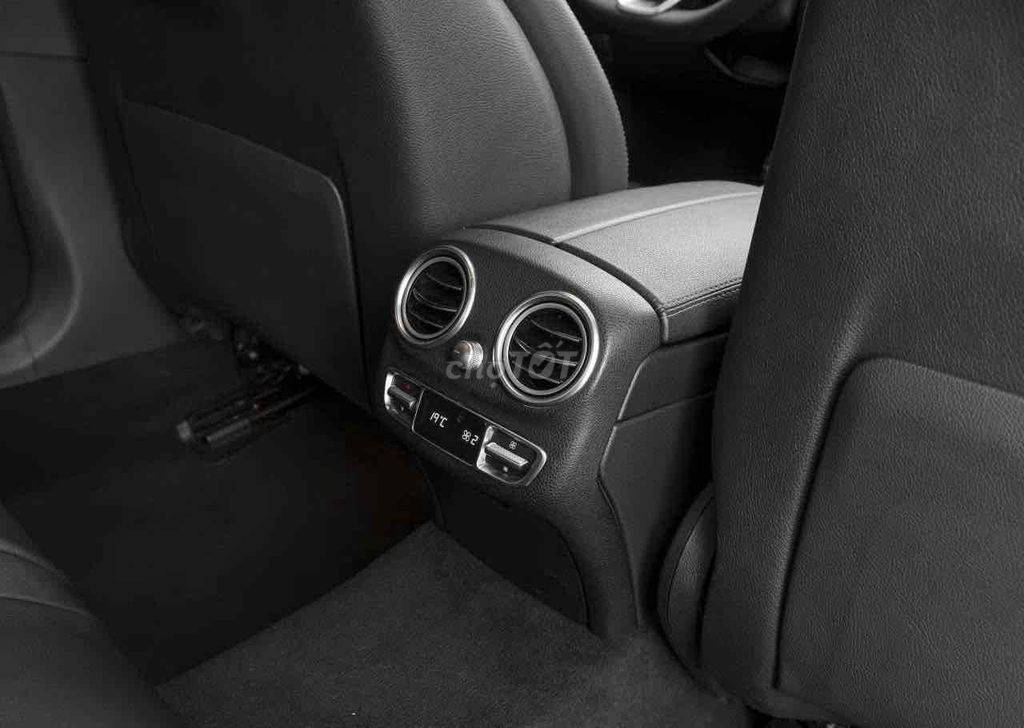 C300_AMG facelift model 2020 màu đen siêu ngầu. Mua bán Ô tô tại Quận 7 Tp Hồ Chí Minh được đăng bởi Dương Phương hình 15