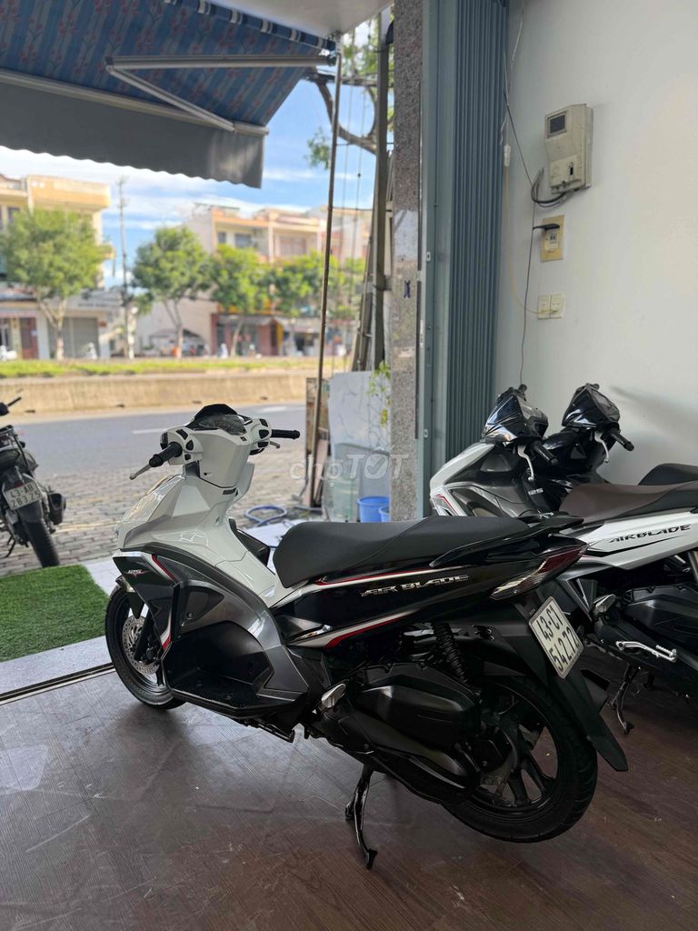 Ab 2017 màu trắng đen biển 43 cần bán. Mua bán Xe máy tại Quận Sơn Trà Đà Nẵng được đăng bởi Huan Motor hình 4