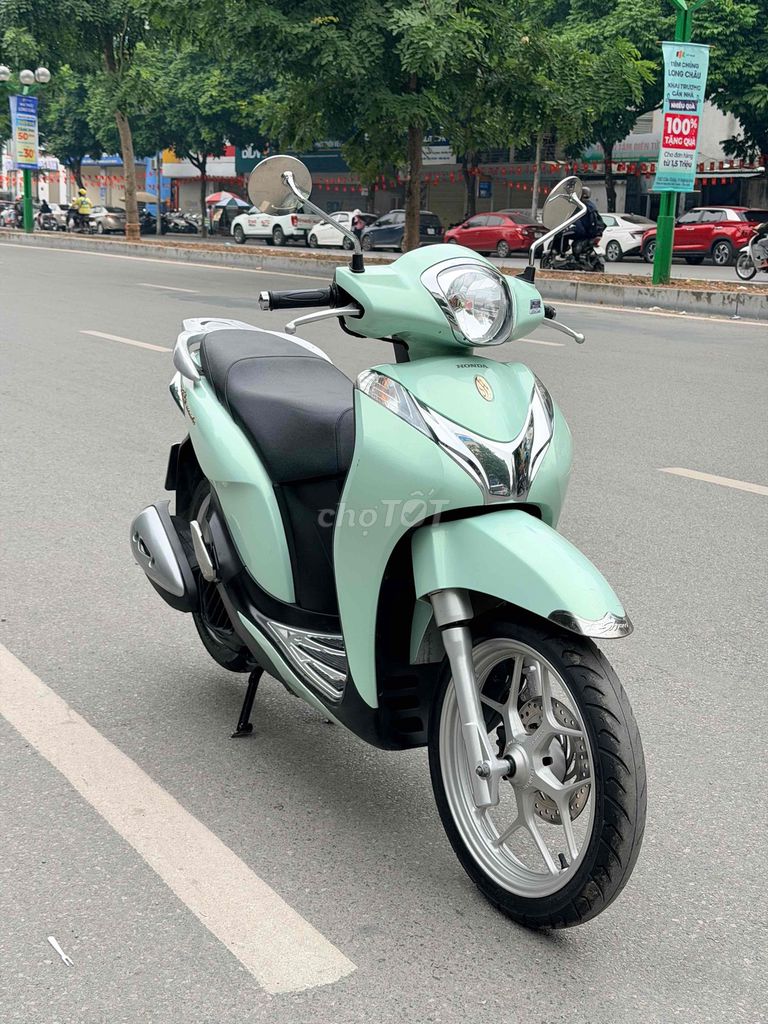 Sh mode 125fi cuối 2016 sơn máy zin 100% đại chất. Mua bán Xe máy tại Quận Cầu Giấy Hà Nội được đăng bởi nguyễn bích thuỷ hình 1