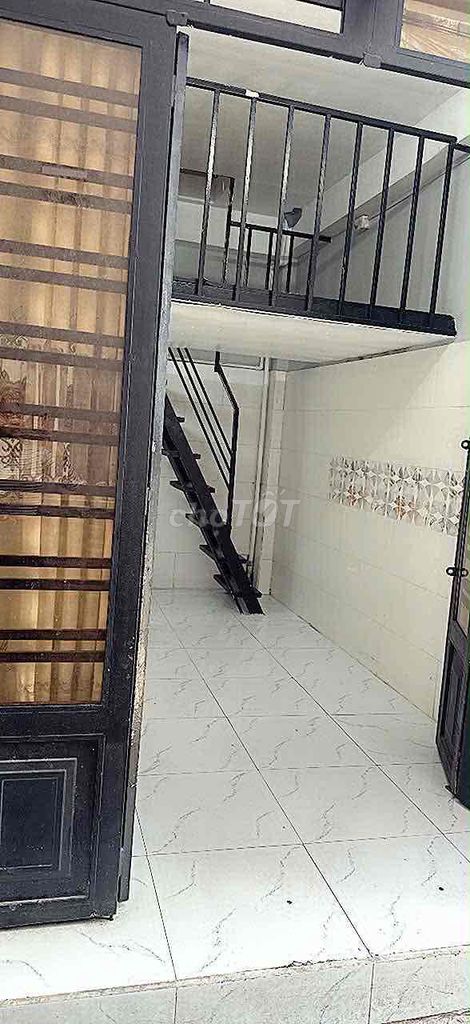 Cho Thuê nhà nhỏ nguyên căn riêng biệt Cách mặt tiền đường vạn kiếp 25
