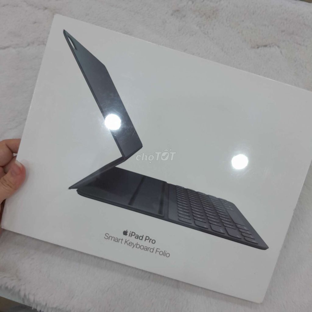 Bàn phím Apple Smart Keyboard Folio. Mua bán Phụ kiện (Màn hình, Chuột...) tại Quận 3 Tp Hồ Chí Minh được đăng bởi Hạnh Tech hình 1