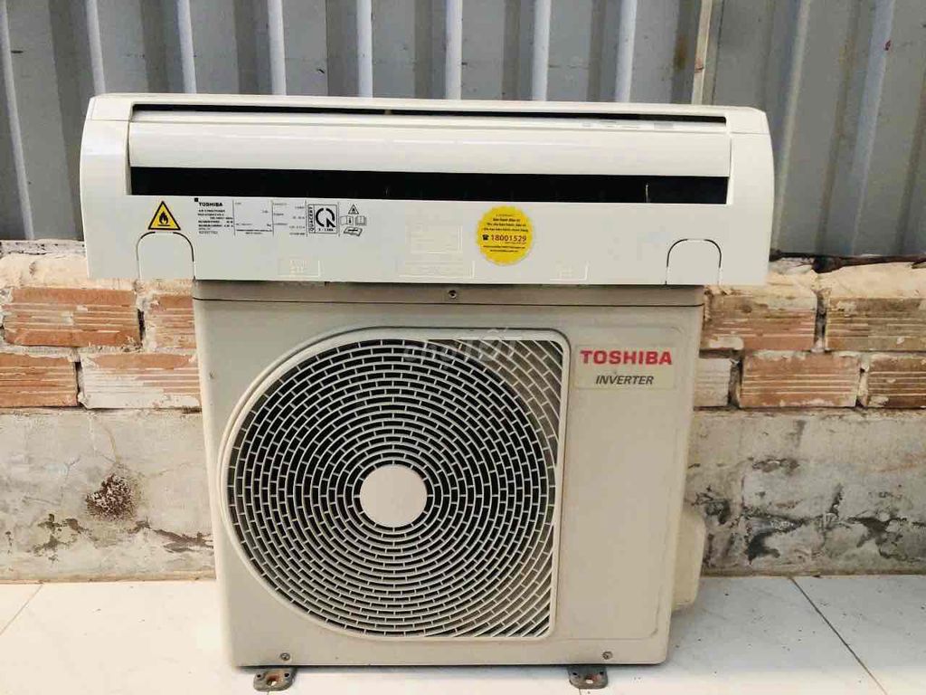 TOSHIBA 1Hp Inverter máy đẹp tặng combo ống