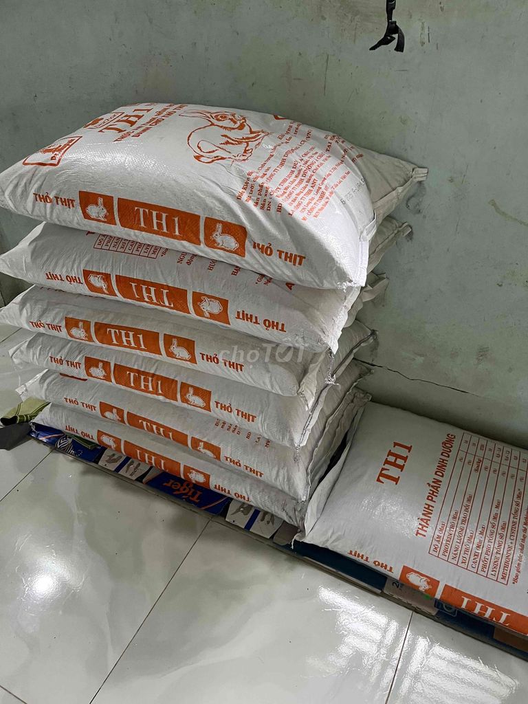 Thức ăn chăn nuôi Thỏ. Mua bán Phụ kiện, Thức ăn, Dịch vụ tại Huyện Long Hồ Vĩnh Long được đăng bởi  Lê hình 1