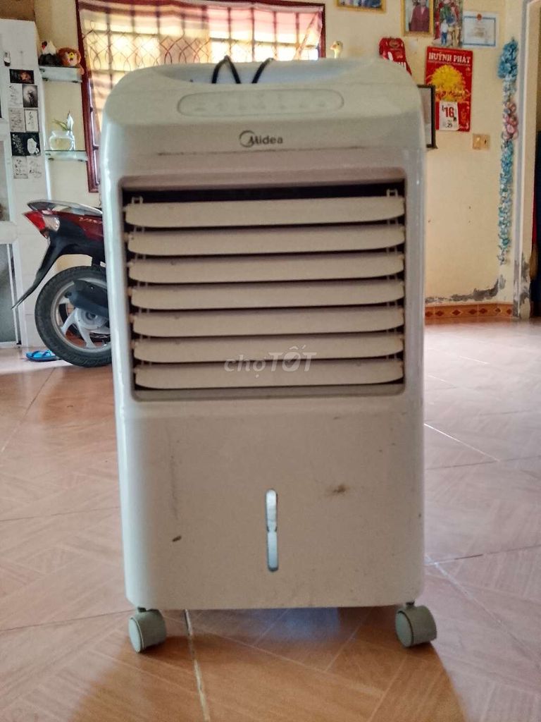 Quạt hơi nước Midea Trắng Đang chạy mất nguồn. Mua bán Quạt tại Huyện Bình Đại Bến Tre được đăng bởi lê lan hình 1