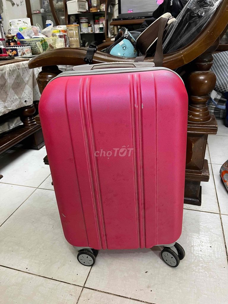 Vali kéo Hồng 55x30 Bền bỉ. Mua bán Túi xách tại Quận Hoàng Mai Hà Nội được đăng bởi Kairiyeudau hình 1