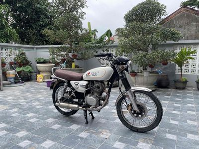 SYM Classic/Tracker 2018 Trắng