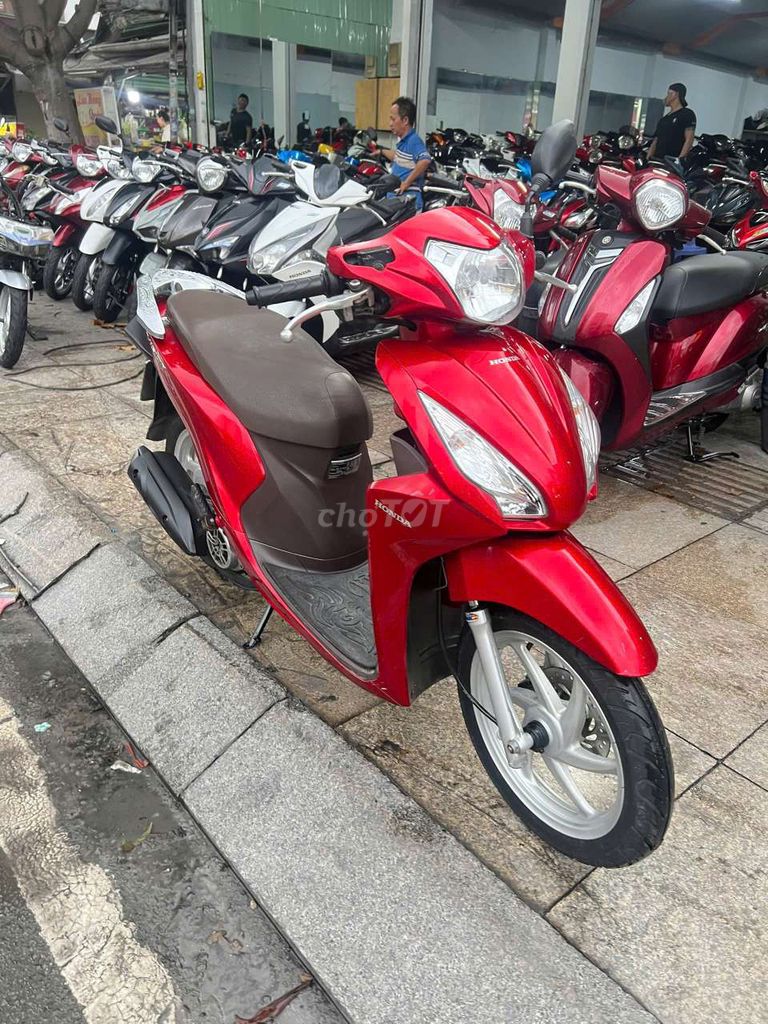 Красный Honda Vision 2029 б/у