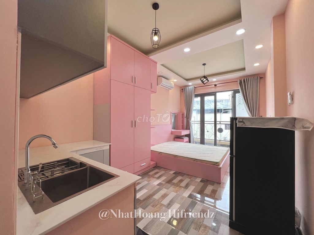 Hot!! Studio Balcon 32m2 Full Màu Hường Ngay Vòng Xoay Ngô Gia Tự Q10