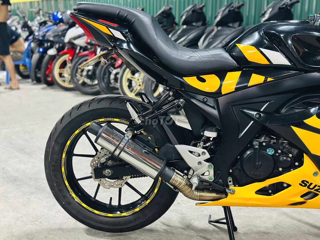 XE MÁYTHANH TÙNG_GSX 150R VÀNG ĐEN MỚI 99% LƯỚT. Mua bán Xe máy tại Quận Nam Từ Liêm Hà Nội được đăng bởi THANH TÙNG hình 2