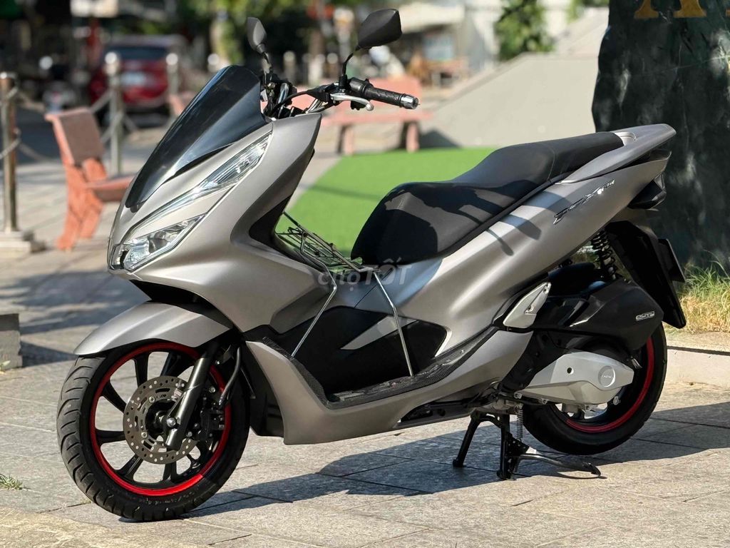 Хонда PCX 150 2019 Серая 16000 км