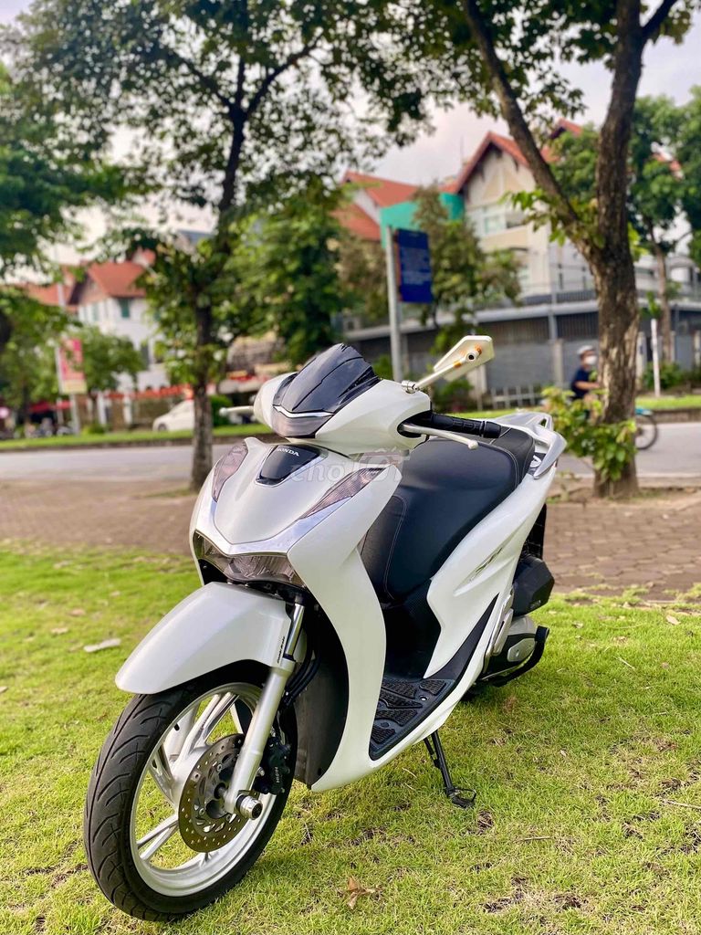 Honda SH 2021 trắng CBS 125i CC đi 2v zin ngon. Mua bán Xe máy tại Quận Long Biên Hà Nội được đăng bởi Đức hình 5