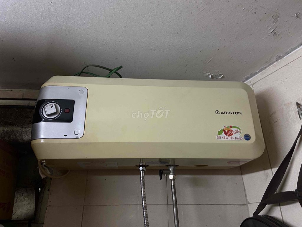 Bình nóng lạnh Ariston S 20 H 2.5 FE. Mua bán Thiết bị vệ sinh, nhà tắm tại Quận Đống Đa Hà Nội được đăng bởi Duy Trung hình 1