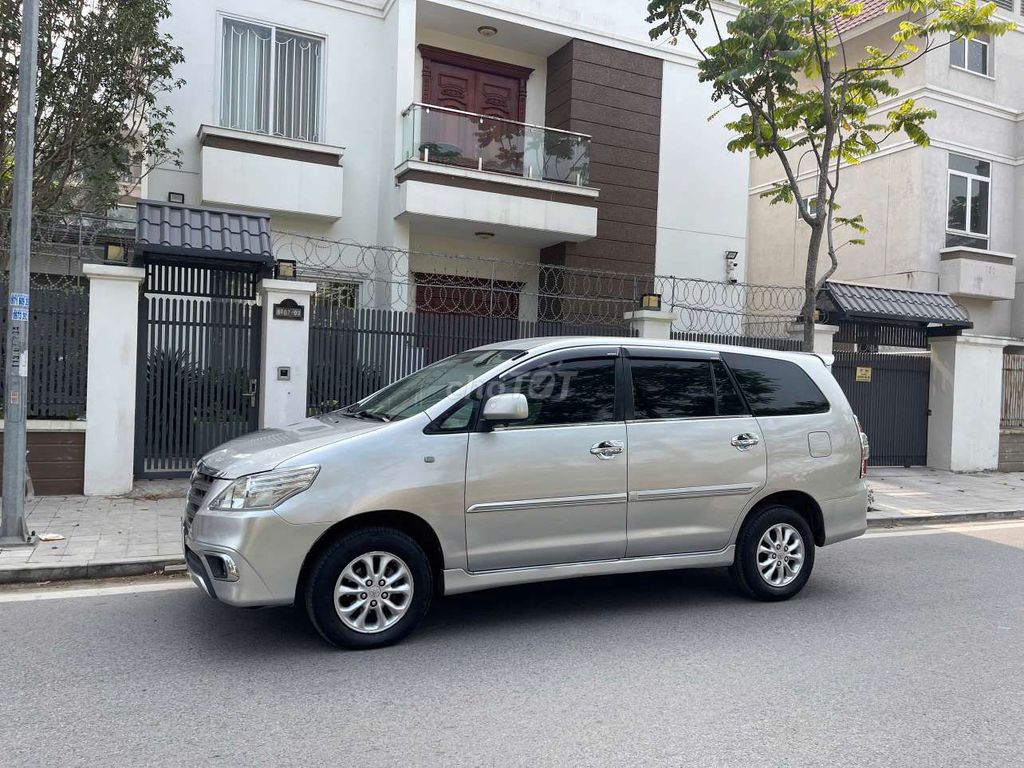 Toyota Innova 2016 2.0G - 60000 km