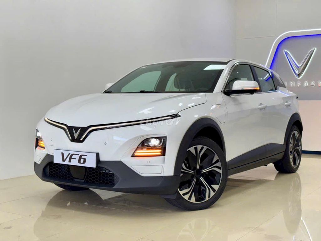 VF6 Plus Vin 2025 sẵn xe giao ngay. Mua bán Ô tô tại Quận Đống Đa Hà Nội được đăng bởi HUY BÁCH hình 7