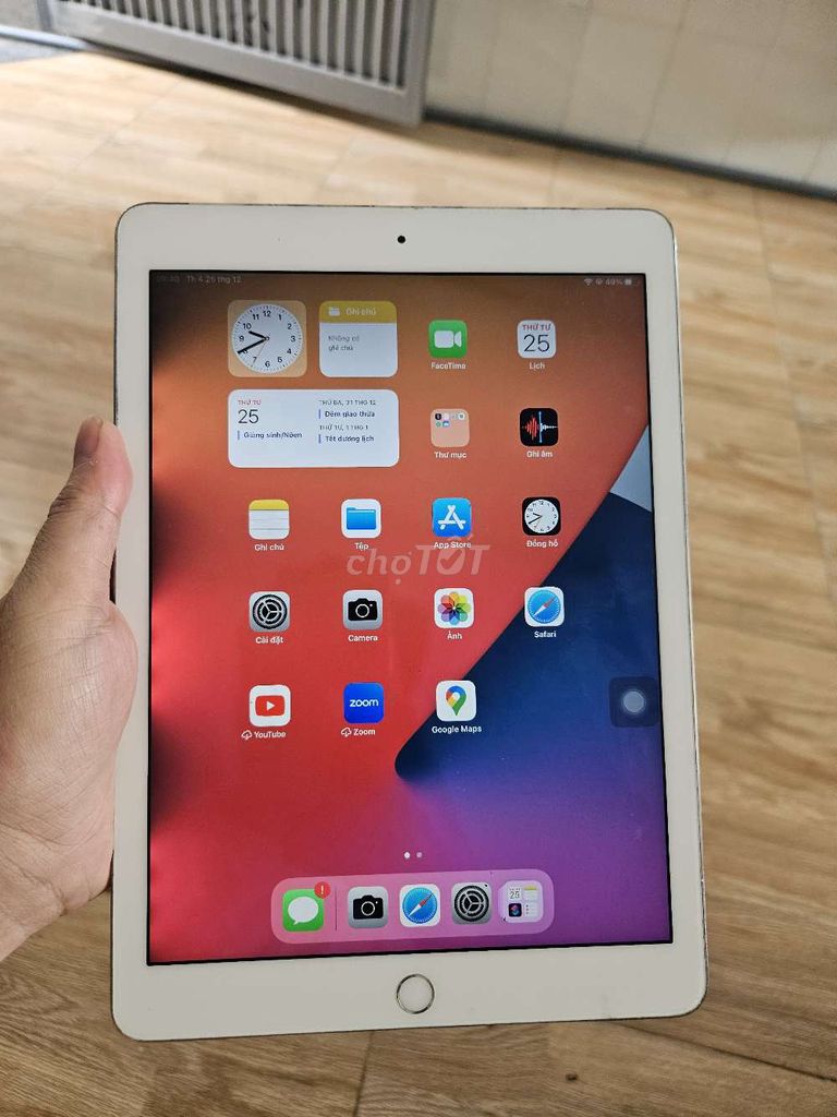 ipad air 2 có sim 4G, bộ nhớ 16G. Giá rẻ. Xài ful