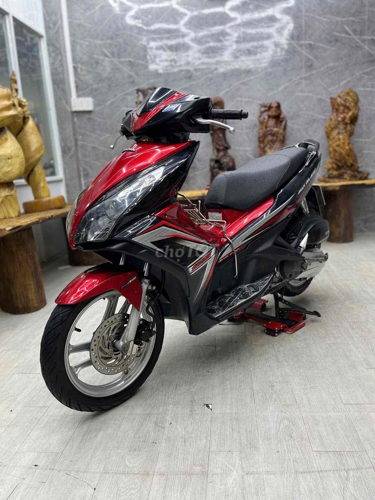 Honda Airblade красивый кузов, оригинальный двигатель, тихий